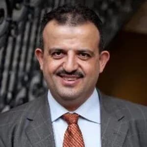 الدكتور حسن شرف
